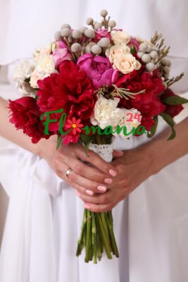Букет невесты из пионов, гвоздик и роз №19